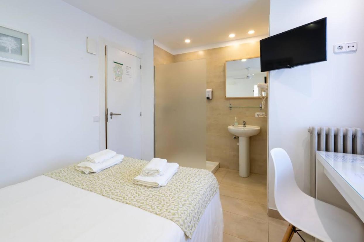 Double or Twin Room with Balcony,401167506:JPEG