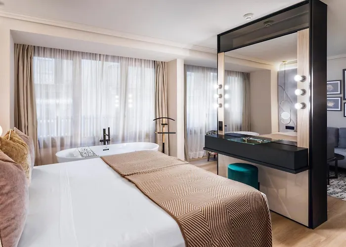 5 star hotel: Nivia Born Boutique Hotel